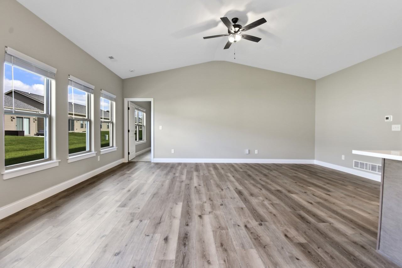 1608 Delane Dr #1608B - Photo 6 of 13