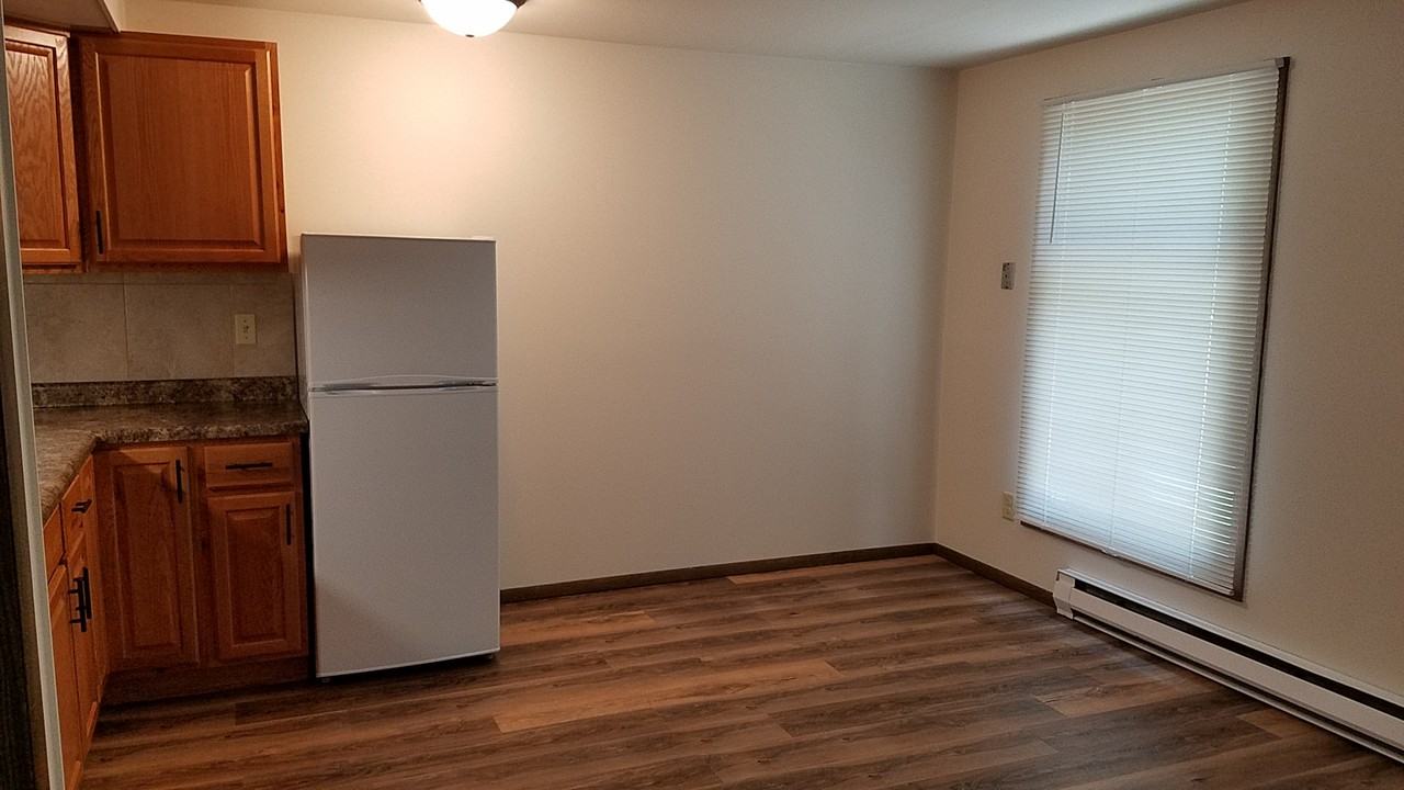 1204 S 10th Ave #2 - Photo 3 of 9