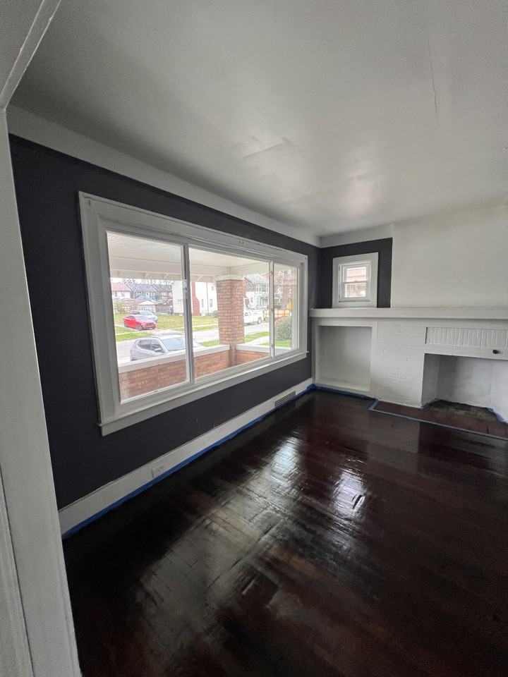 3259 W Philadelphia St #1 - Photo 5 of 21