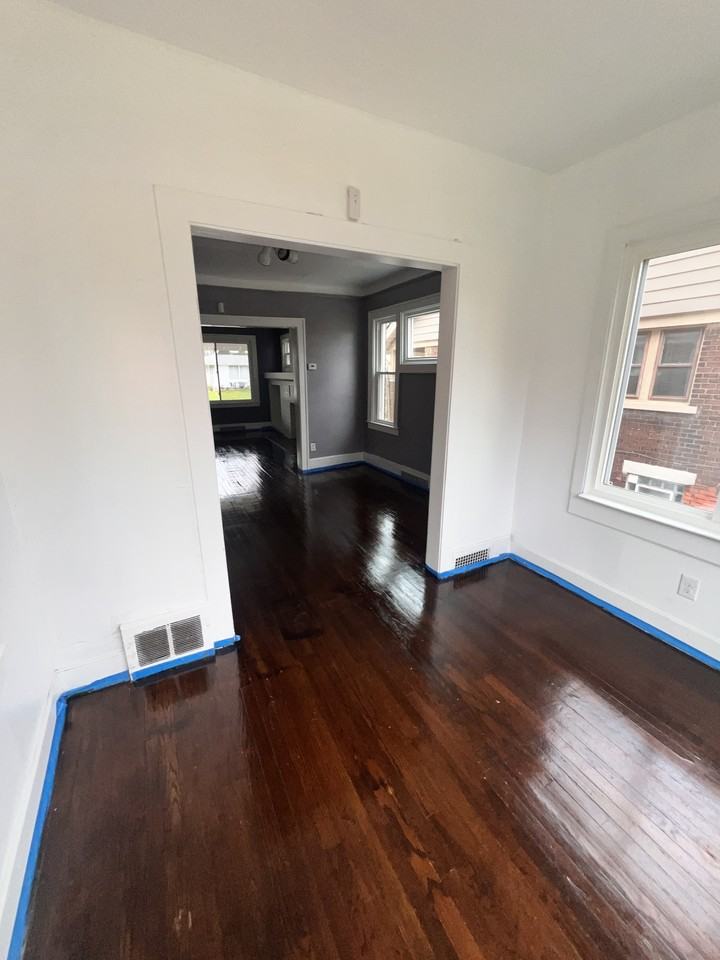 3259 W Philadelphia St #1 - Photo 6 of 21