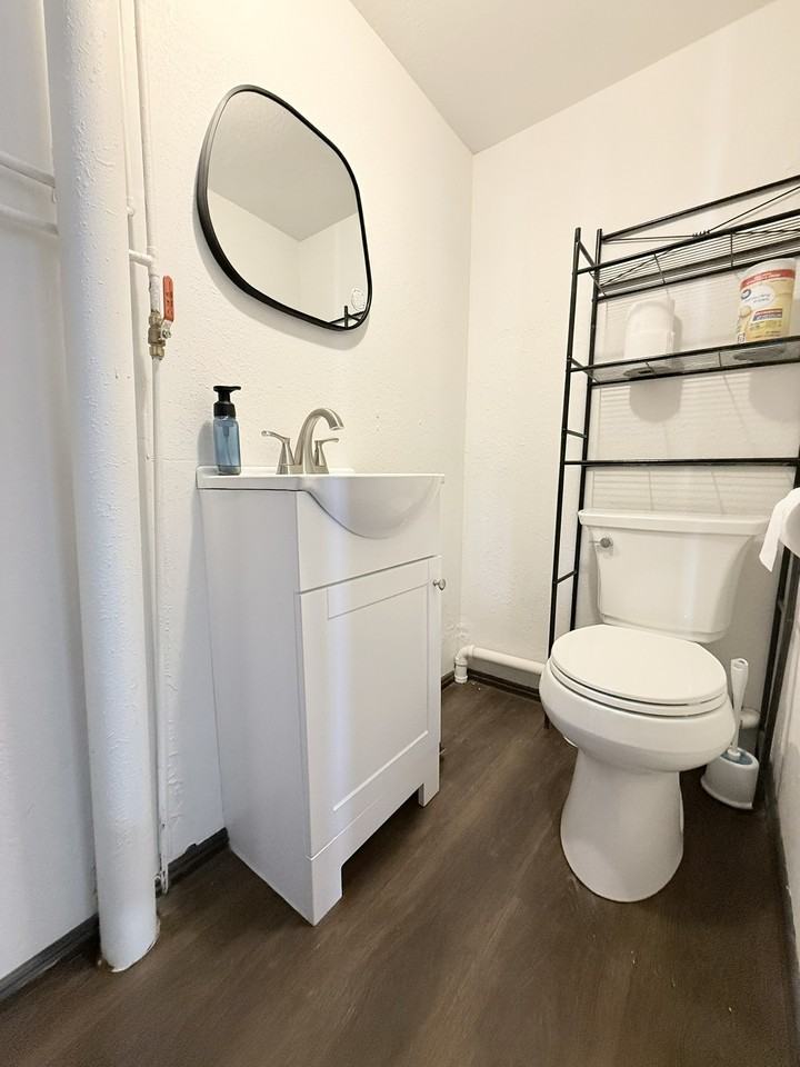 110 S Smith St #A - Photo 4 of 7