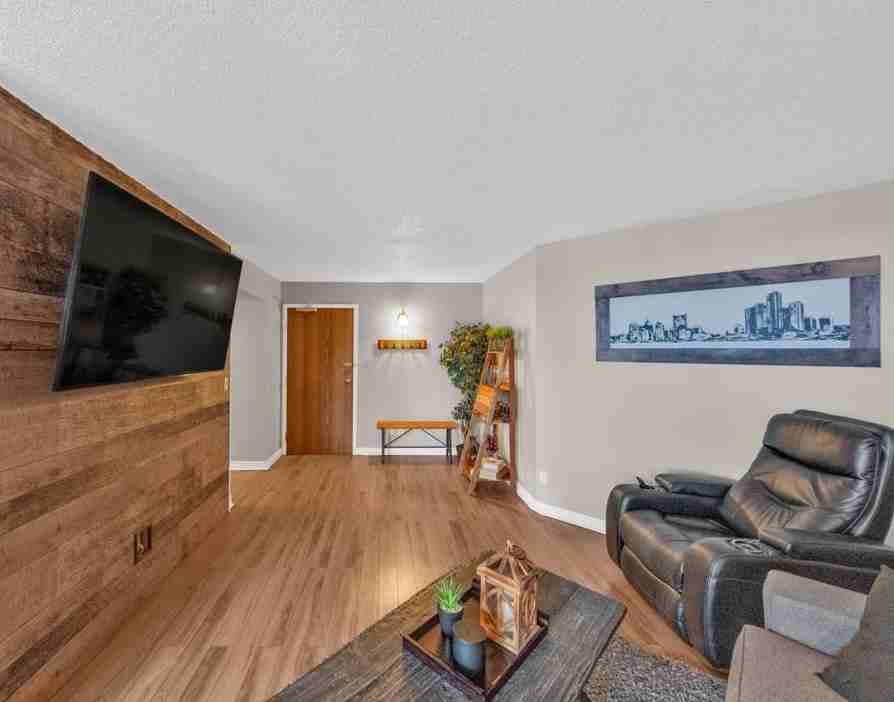 150 Park St W #2005 - Photo 3 of 26