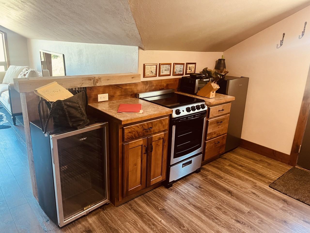 4 Rattlesnake RoadUnit B #B - Photo 3 of 20