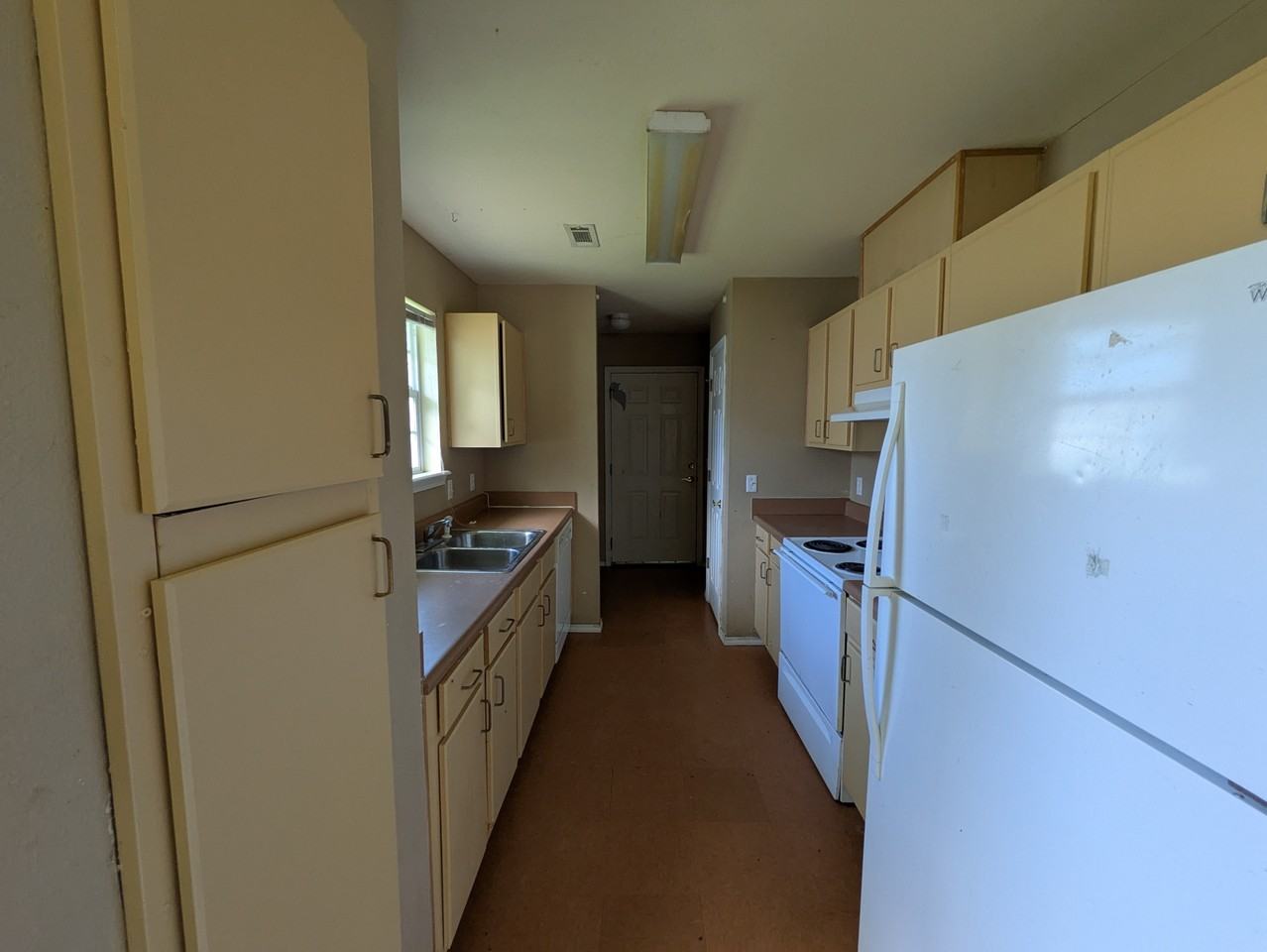 1420 Azalea Dr #1420A - Photo 3 of 10