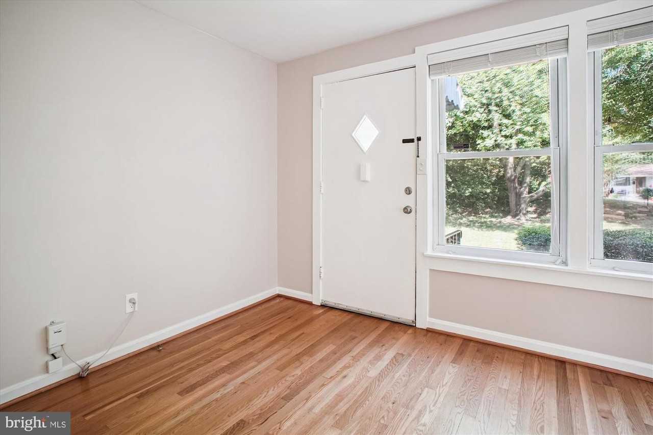 6202 Bren Mar Dr #1 - Photo 3 of 40