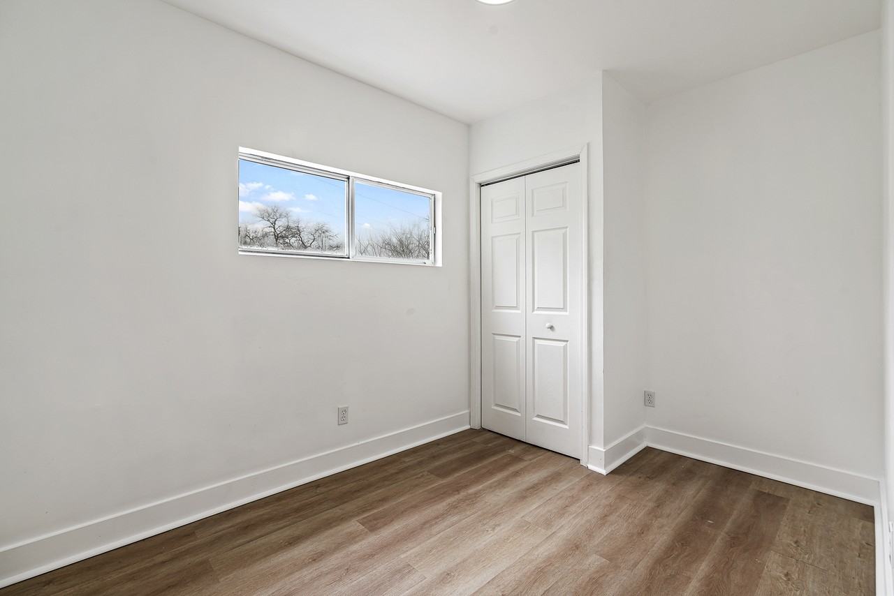 198 Oneida St #1 - Photo 5 of 25