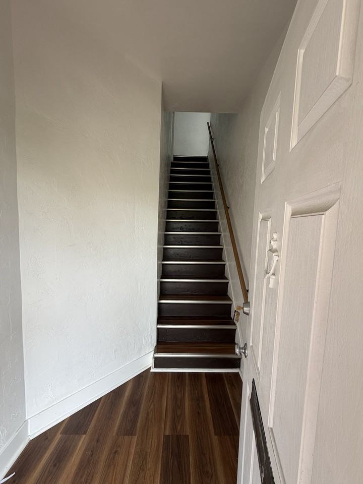 1125 Amanda St #2 - Photo 2 of 9