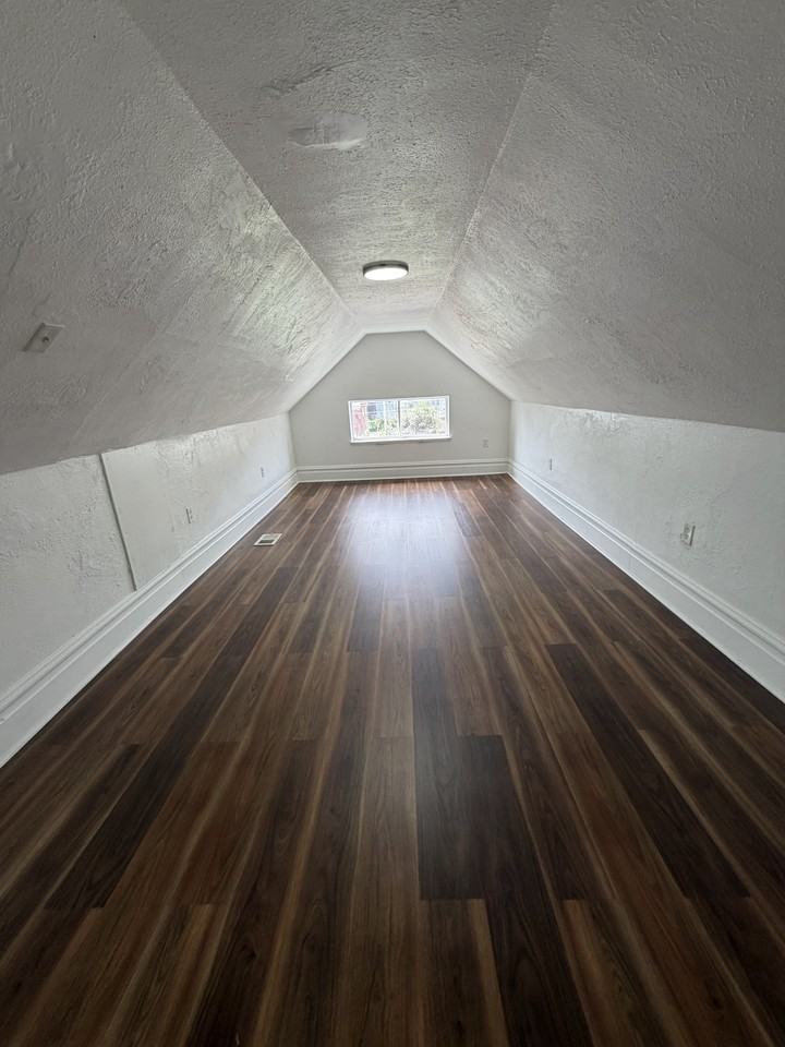 1125 Amanda St #2 - Photo 7 of 9