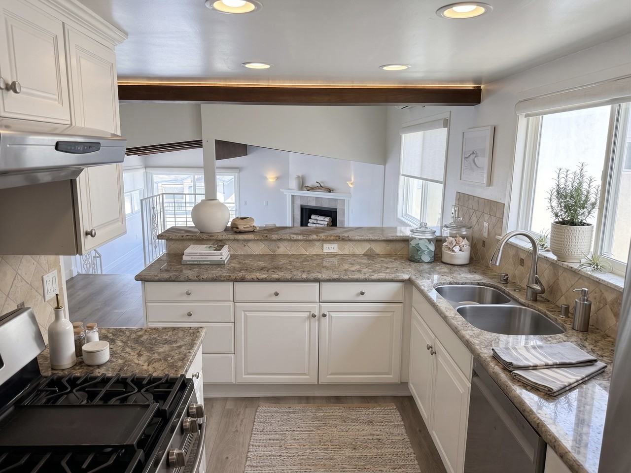 1633 Goodman Avenue - Photo 6 of 16