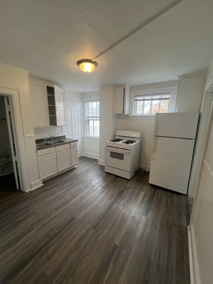 571 Charles Ave #1 - Photo 2 of 8