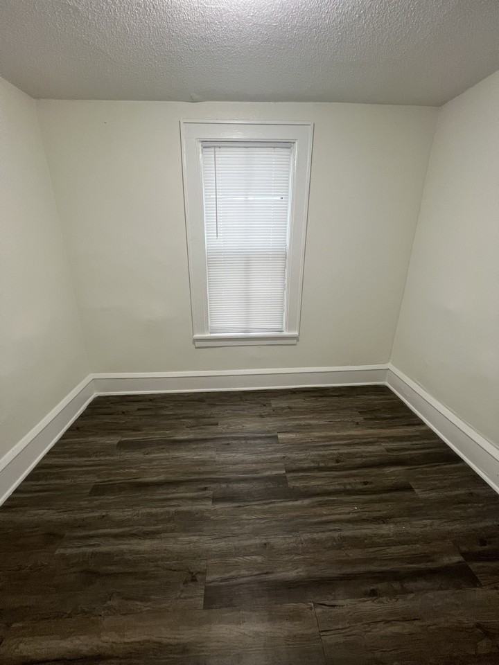 571 Charles Ave #1 - Photo 6 of 8