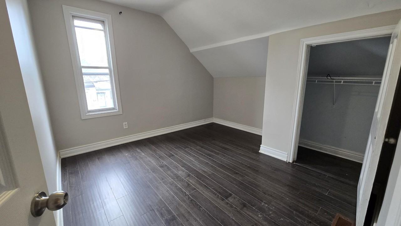 422 Cannon St E #2 - Photo 6 of 23