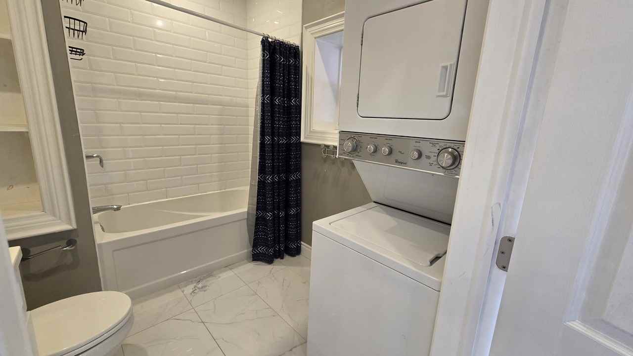 76 Burlington St E #2UPPER - Photo 5 of 15