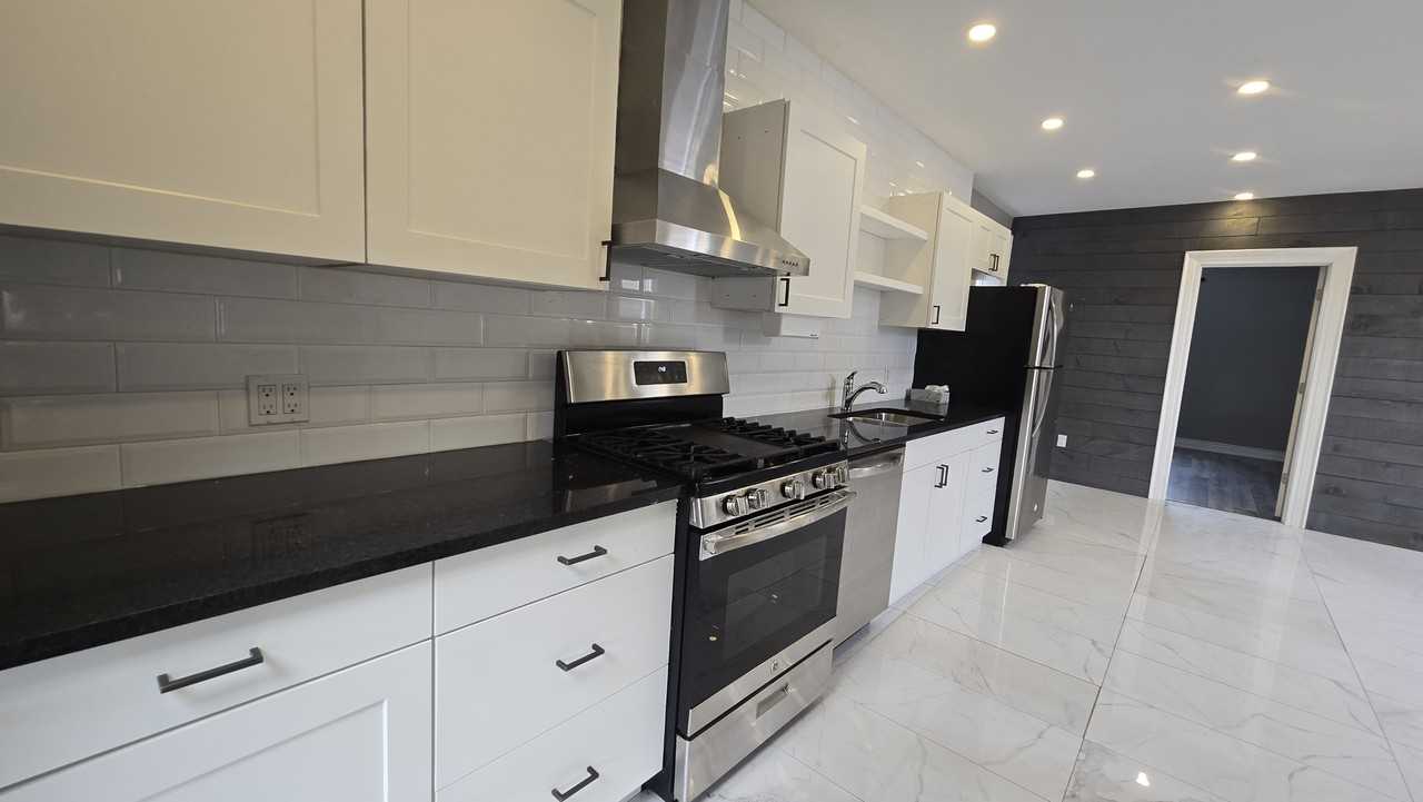76 Burlington St E #2UPPER - Photo 7 of 15