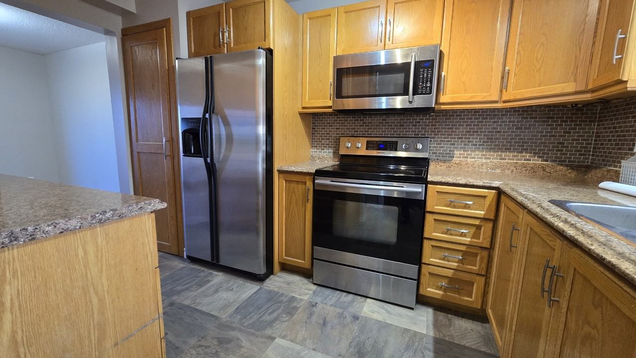 1190 Upper Ottawa St #25 - Photo 3 of 17