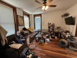 featured image of 318 E Seneca St #2