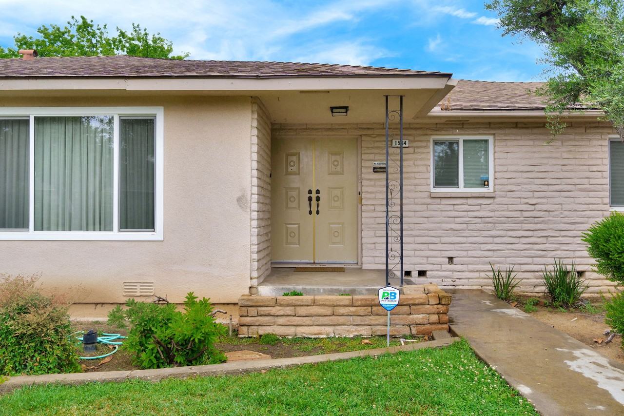 1564 E Escalon Ave #NA - Photo 3 of 36