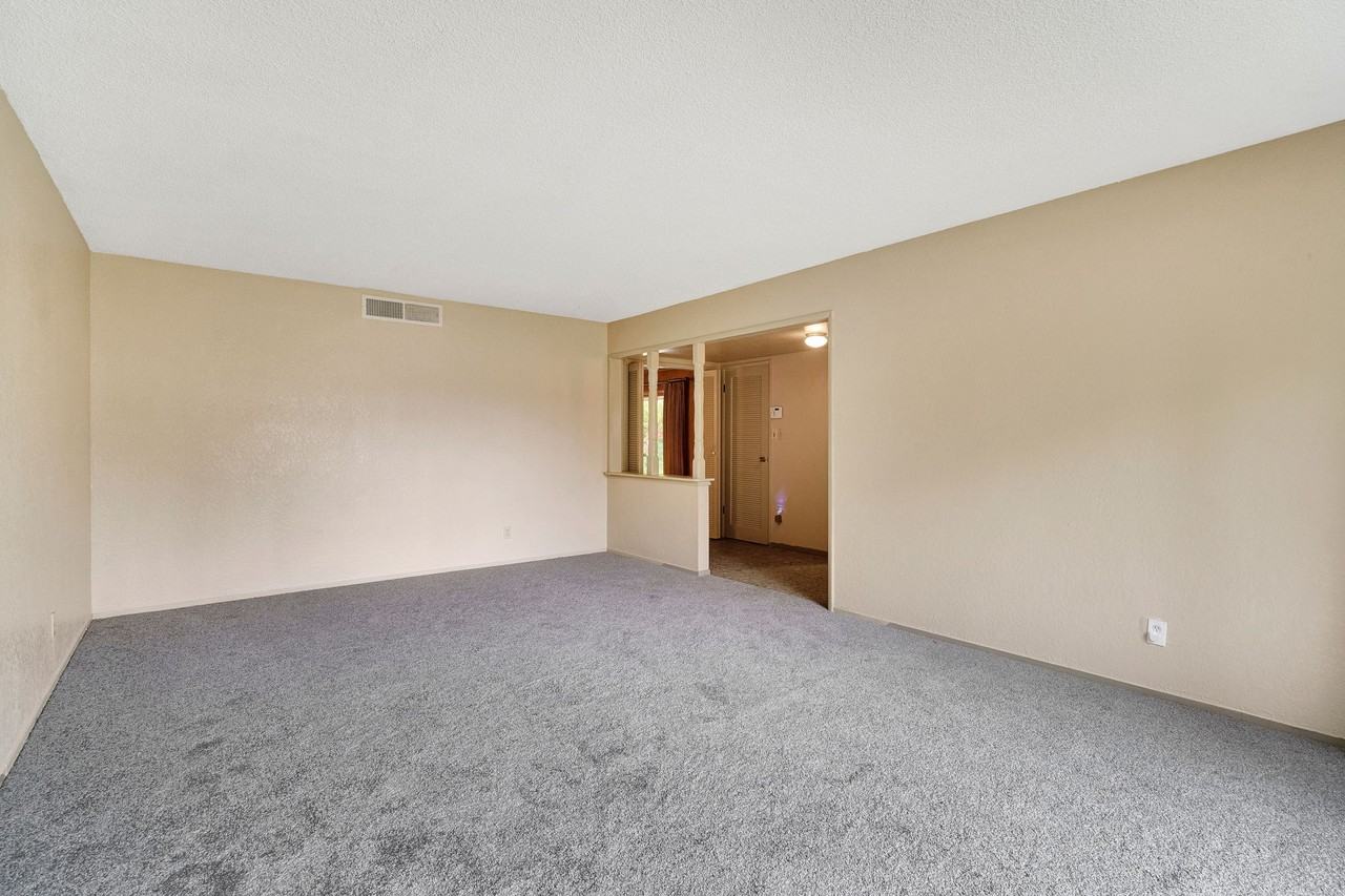 1564 E Escalon Ave #NA - Photo 7 of 36