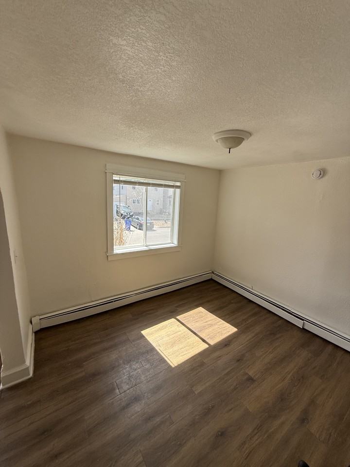 353 Sherburne Ave #1 - Photo 2 of 8