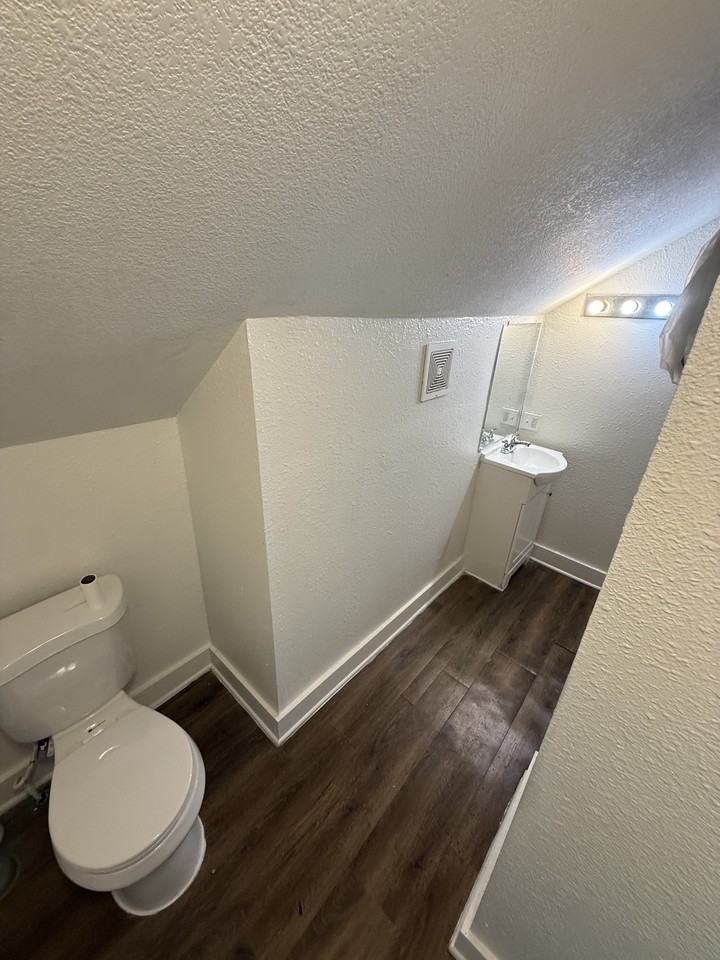 353 Sherburne Ave #1 - Photo 4 of 8