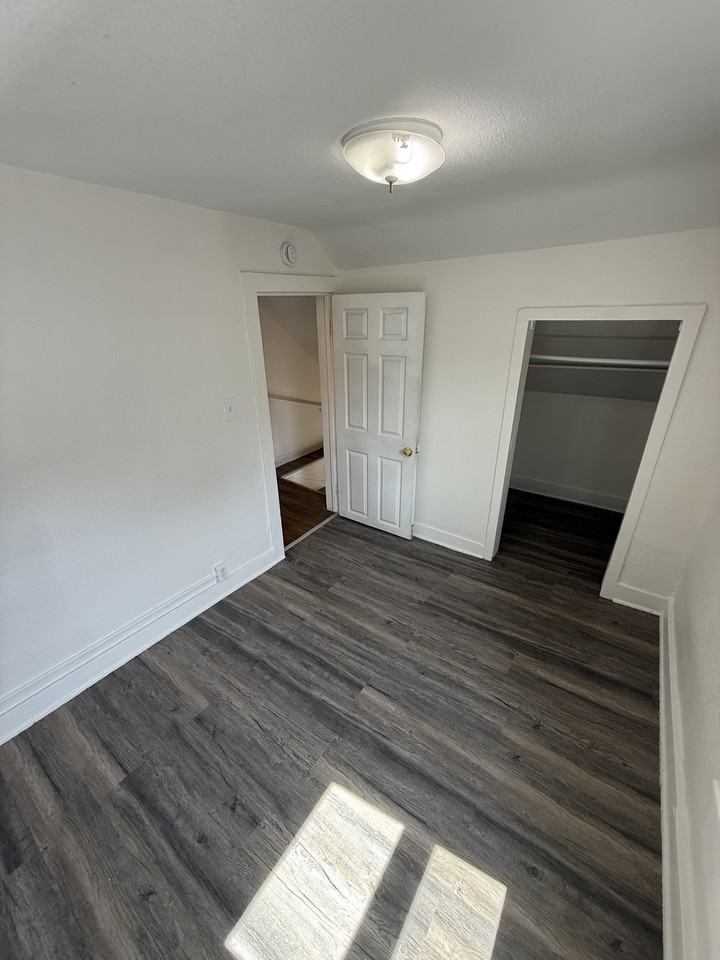 353 Sherburne Ave #1 - Photo 5 of 8