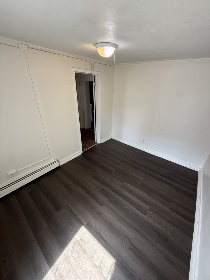 353 Sherburne Ave #1 - Photo 6 of 8