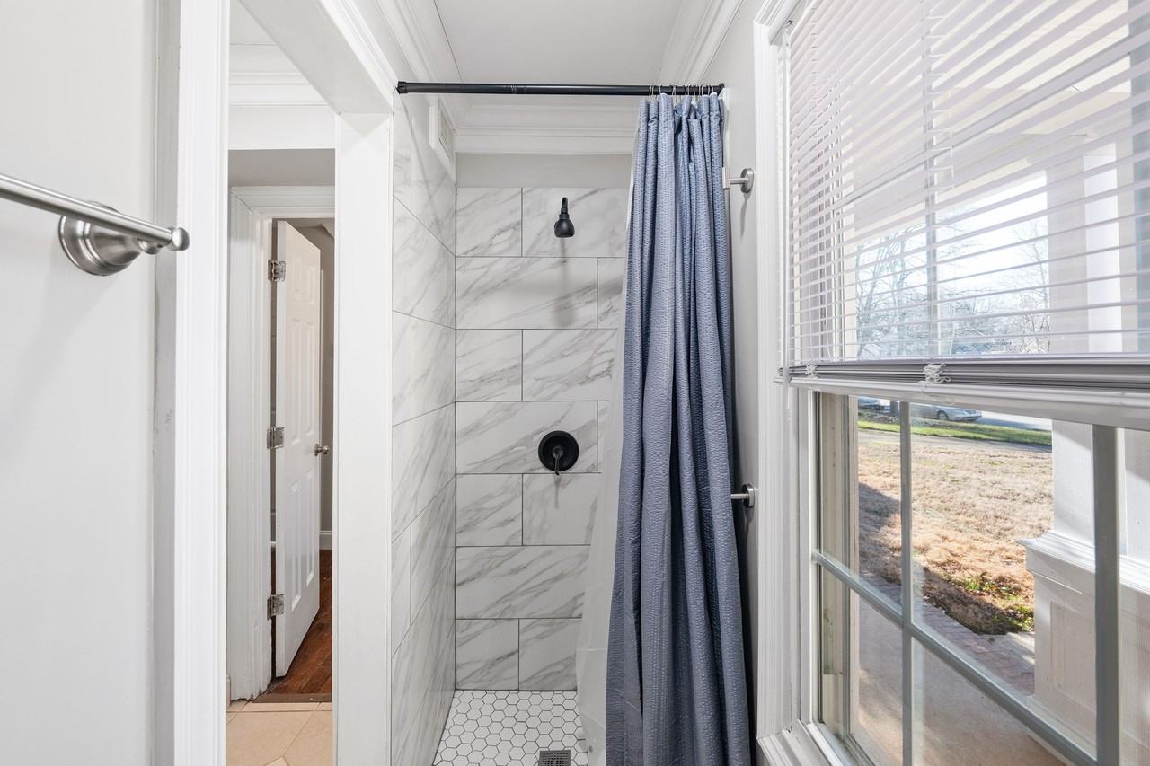 Blythwood Ln #1B - Photo 5 of 17