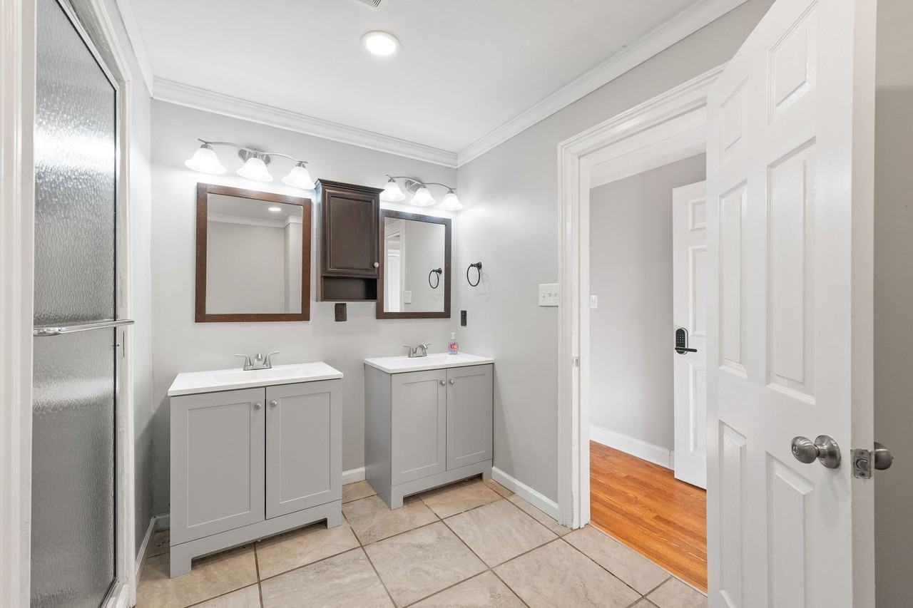 Blythwood Ln #2B - Photo 3 of 15