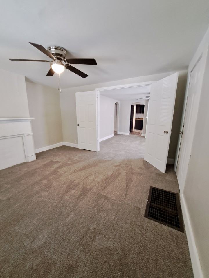 821 Herman Ave #1 - Photo 3 of 13