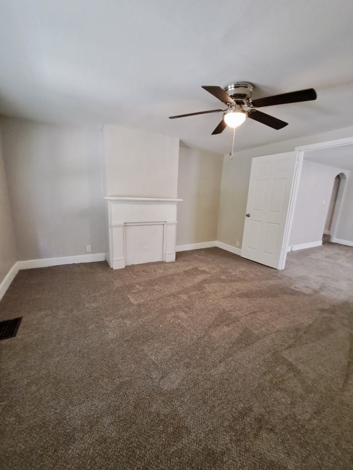 821 Herman Ave #1 - Photo 4 of 13