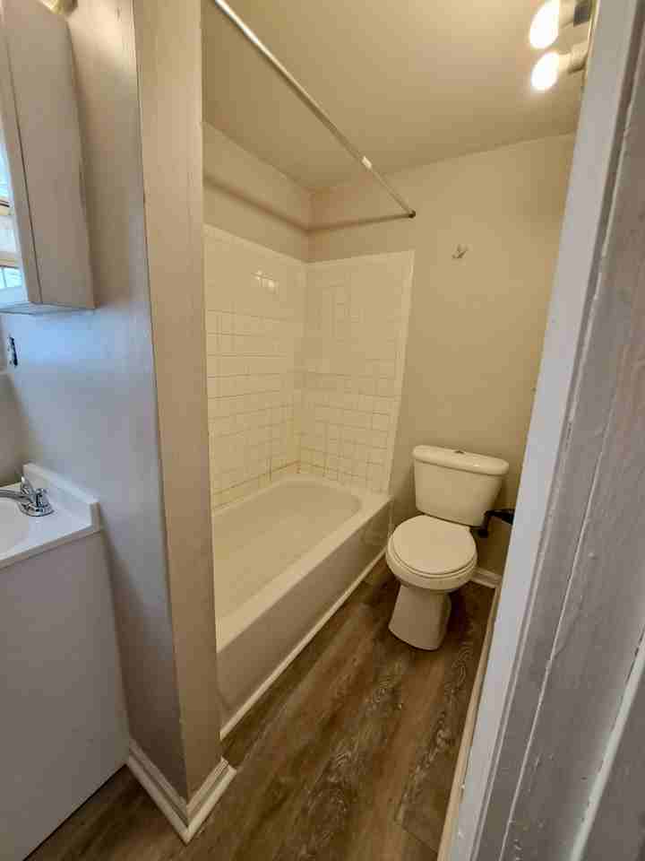 821 Herman Ave #1 - Photo 7 of 13