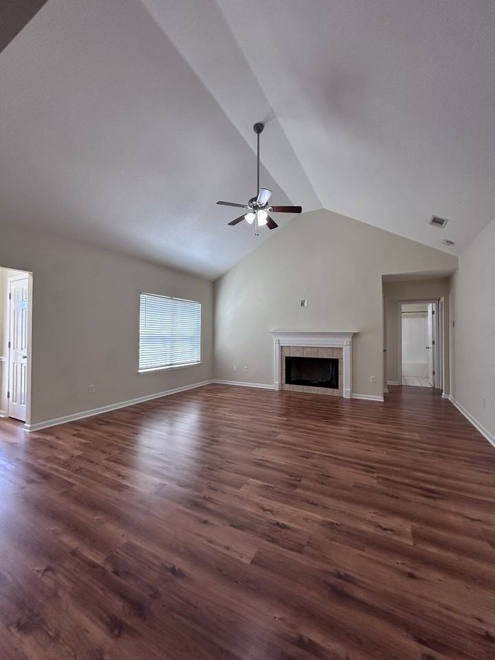 259 Canterberry Pl #1 - Photo 3 of 13