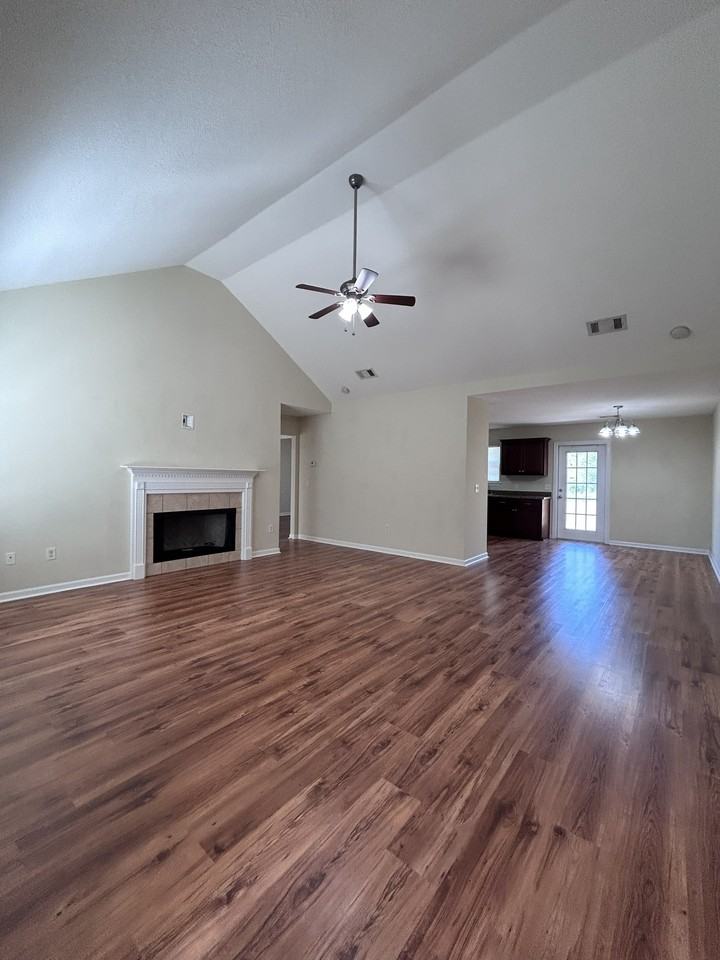 259 Canterberry Pl #1 - Photo 4 of 13