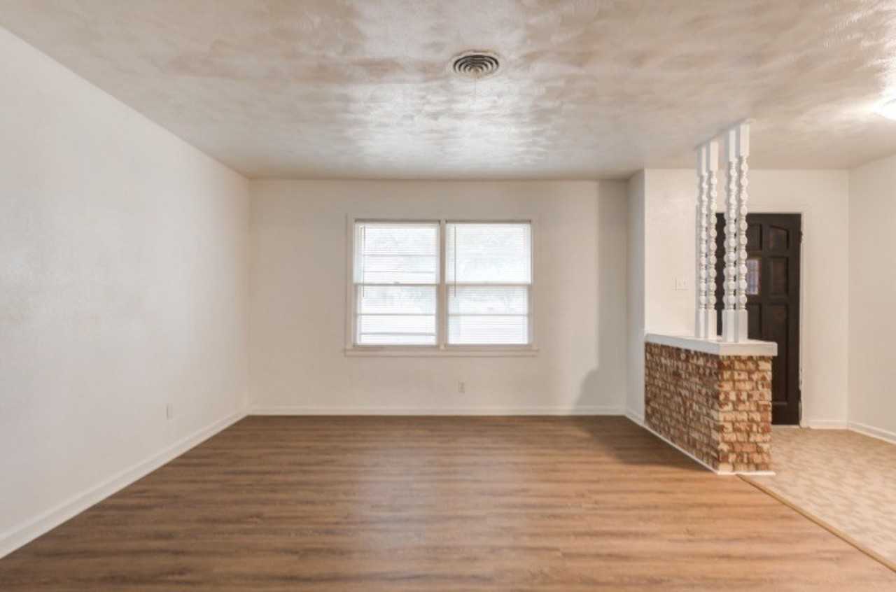 1506 E 2nd St #1 - Photo 5 of 32