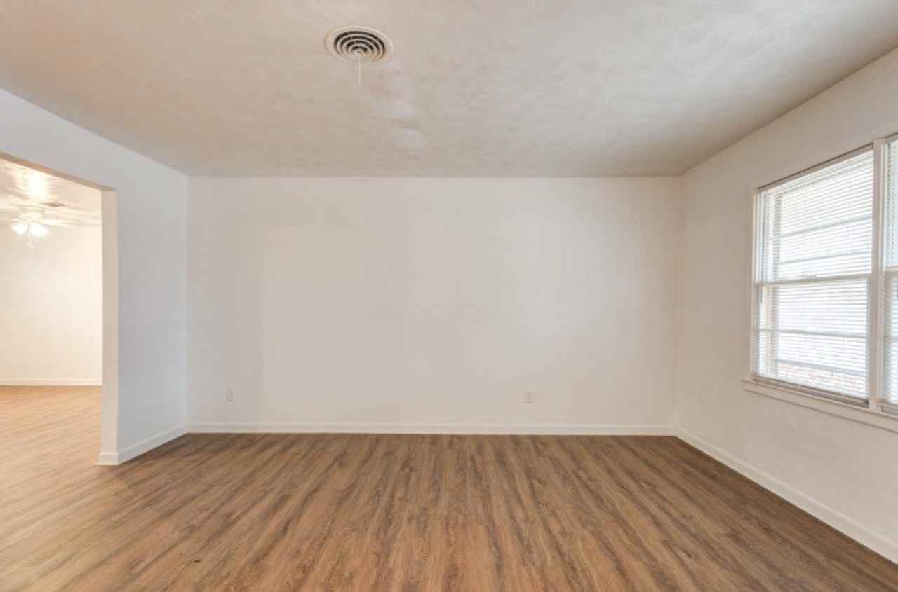 1506 E 2nd St #1 - Photo 6 of 32