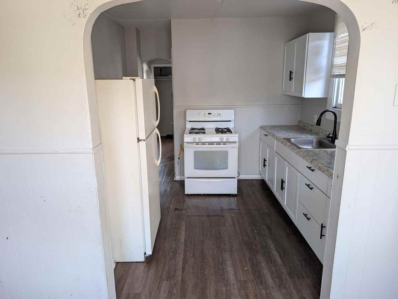 194 Richter St #1 - Photo 6 of 9