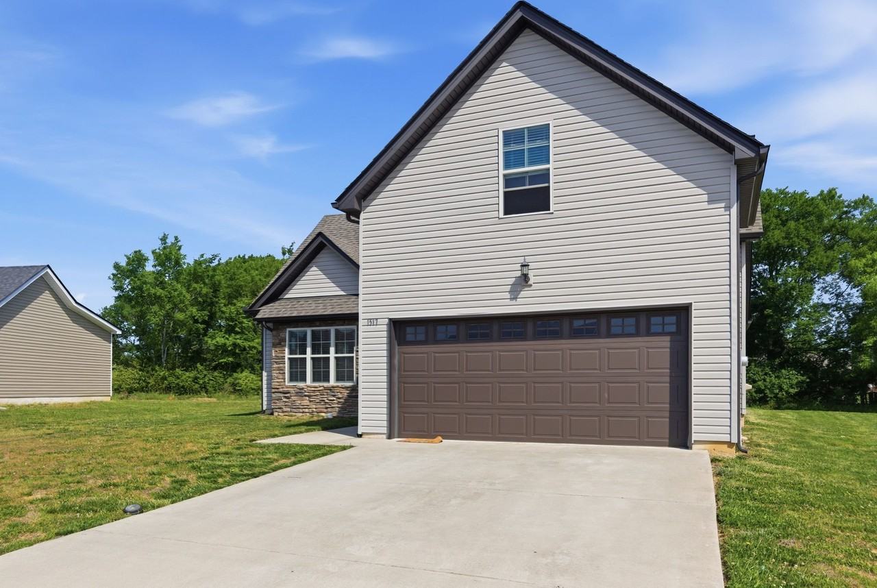 1517 Gambill Wood Dr #1 - Photo 3 of 33