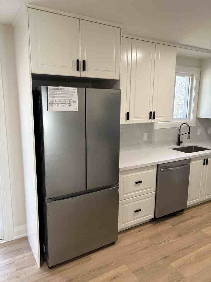 10 Marshall Street East #Main - Photo 5 of 22