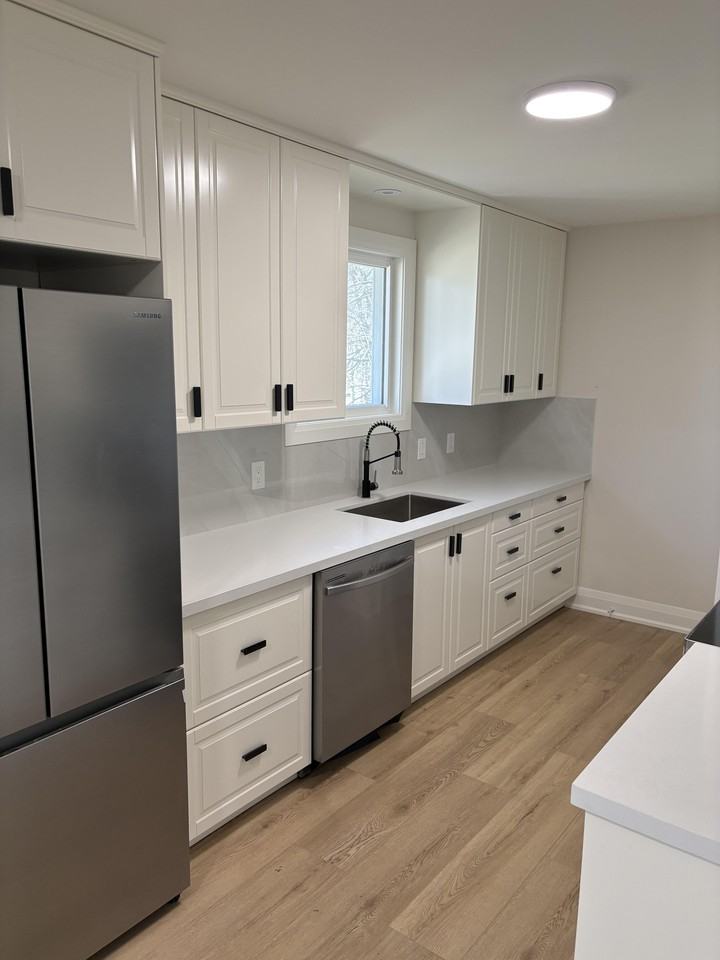 10 Marshall Street East #Main - Photo 6 of 22