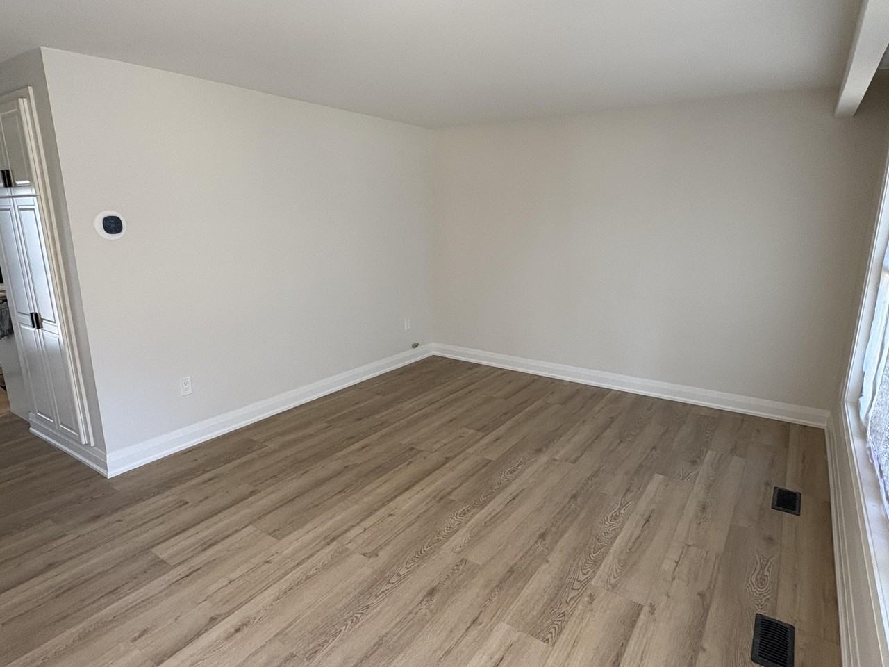 10 Marshall Street East #Main - Photo 3 of 22