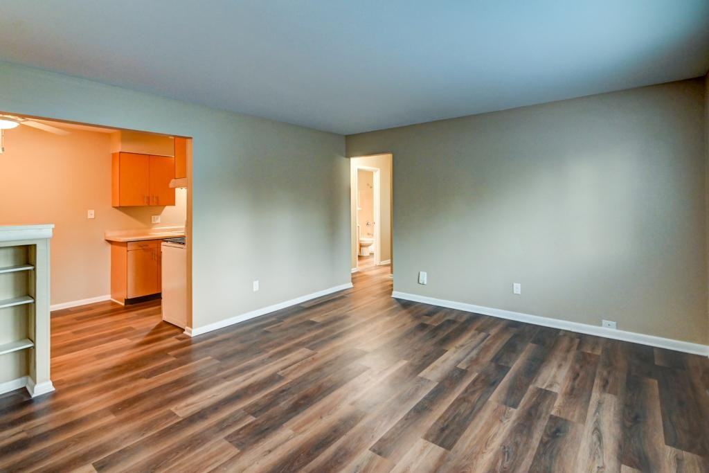 112 W Klubertanz Dr ##Apt - Photo 7 of 25