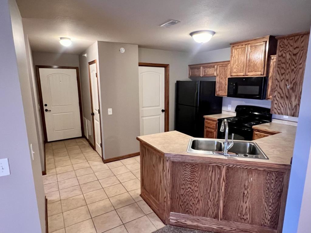 1301 Tracy Ave - Photo 2 of 13