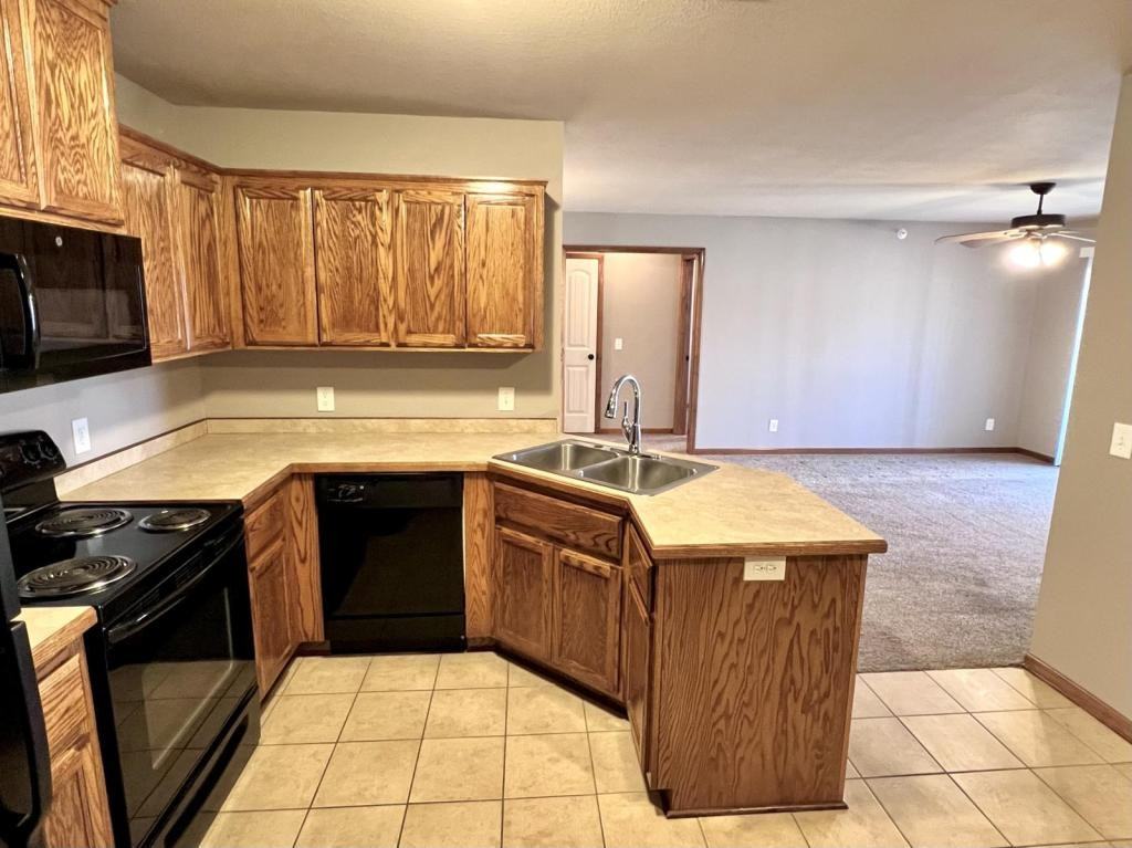 1301 Tracy Ave - Photo 4 of 13