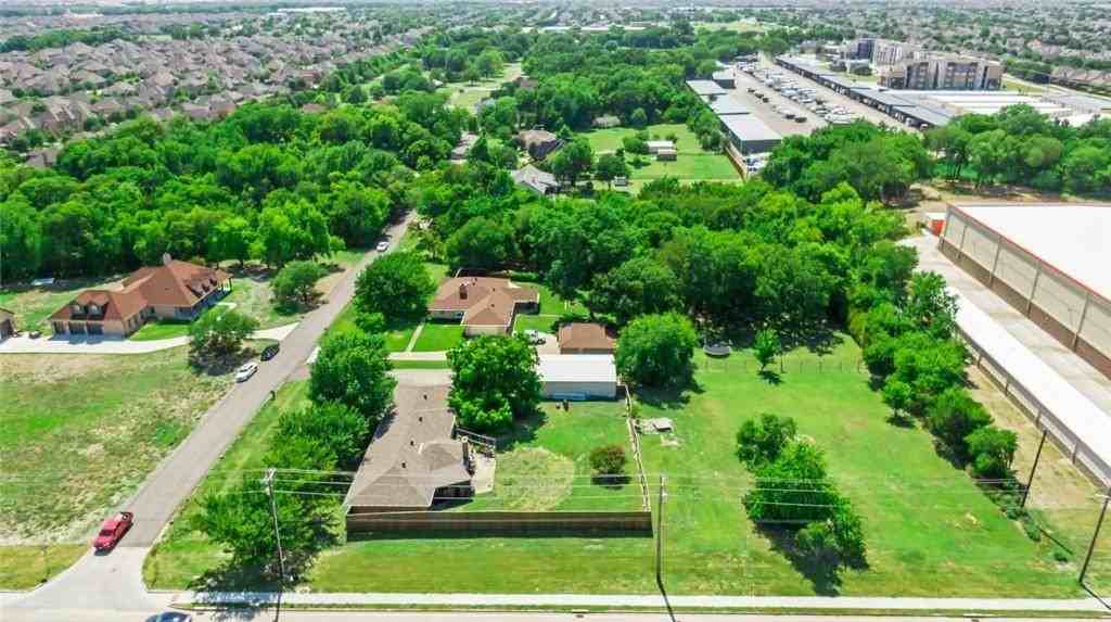 16024 Plum Ln - Photo 3 of 29