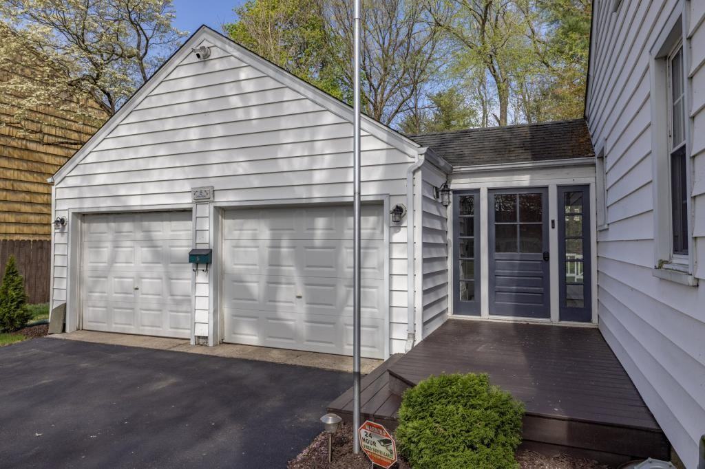 5 Lindenwoods Rd - Photo 5 of 33