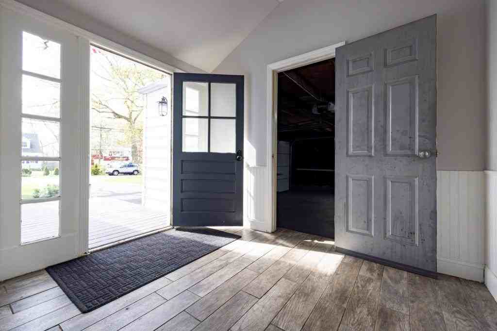 5 Lindenwoods Rd - Photo 7 of 33