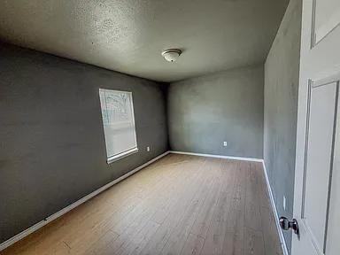 2011 Waco St - Photo 4 of 9