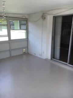 985 Alford St - Photo 5 of 7