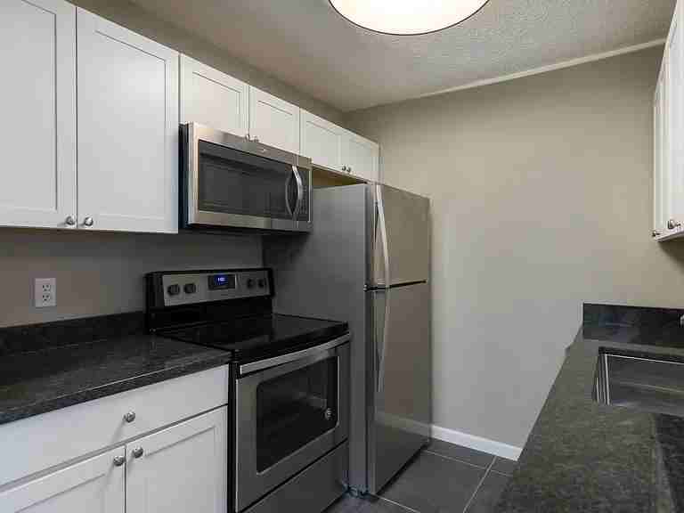 89 W 9th Ave - Photo 2 of 25