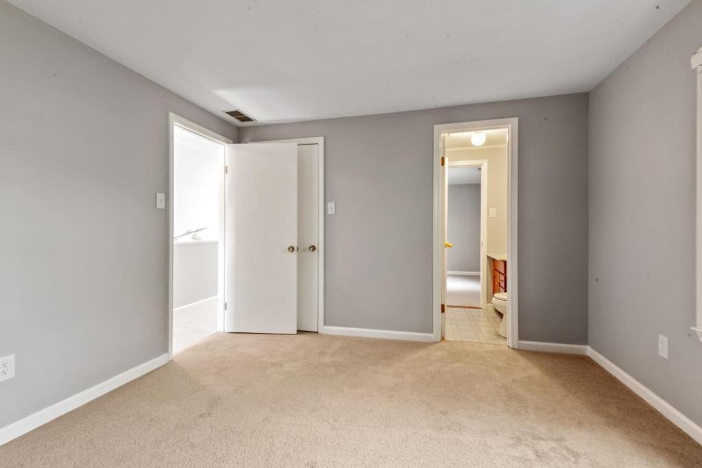 648 Golfview Dr - Photo 2 of 20